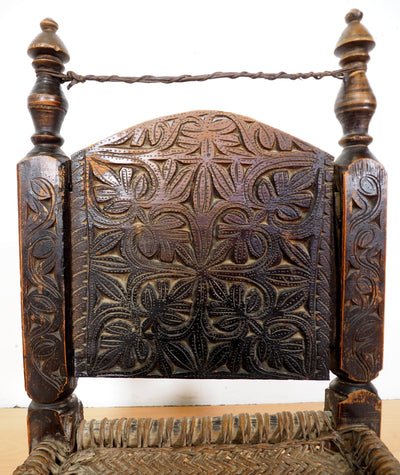 Antiker Stuhl aus Nuristan - A Betten & Bettgestelle Orientbazar   