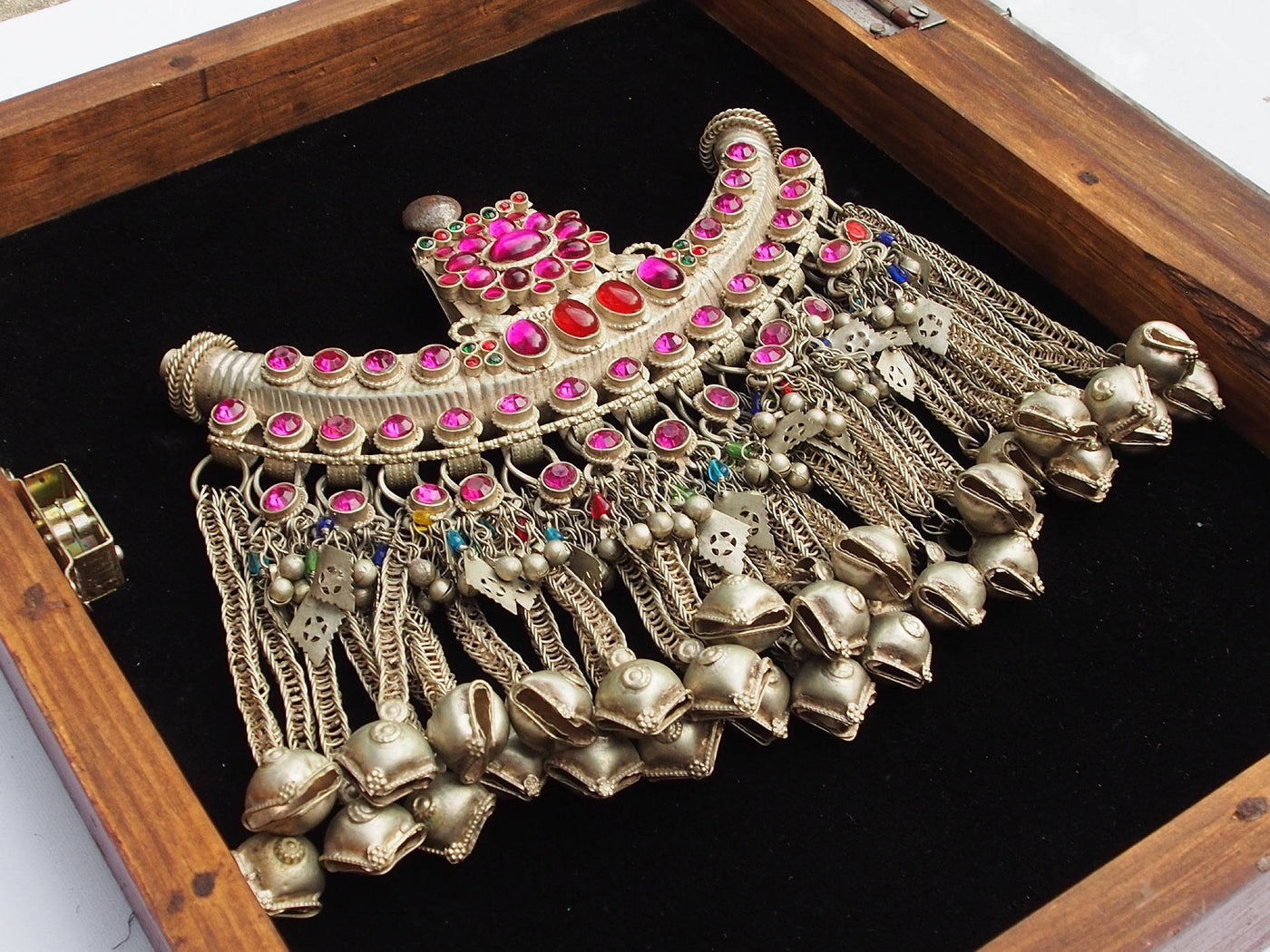 Wandvitrine Hängevitrine Afghanistan mit antike nomaden Schmuck Halskette Orient Geschenk 17/7 halsketten Orientsbazar   