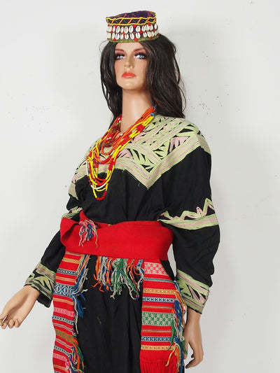 antik Frauenkleid mit Kopfschmuck Gürtel und 2 Stück Ketten aus Chitral Kalash kohistan hindukush Pakistan Nr:3 ( reserviert für  pai312 )  Orientsbazar   