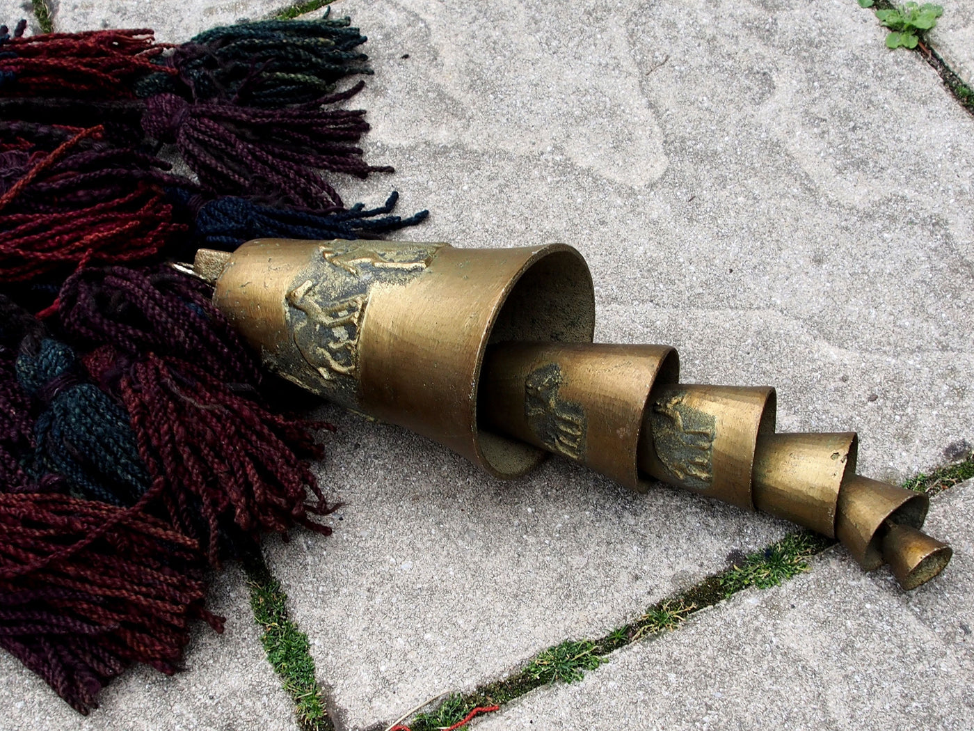 BELOUCH TIERBAND Kamel halsband mit Bronze Glocken Ein hervorragendes Stück in tadellosem Zustand Taimani-Gruppe im Nordwesten Afghanistans  Orientsbazar   
