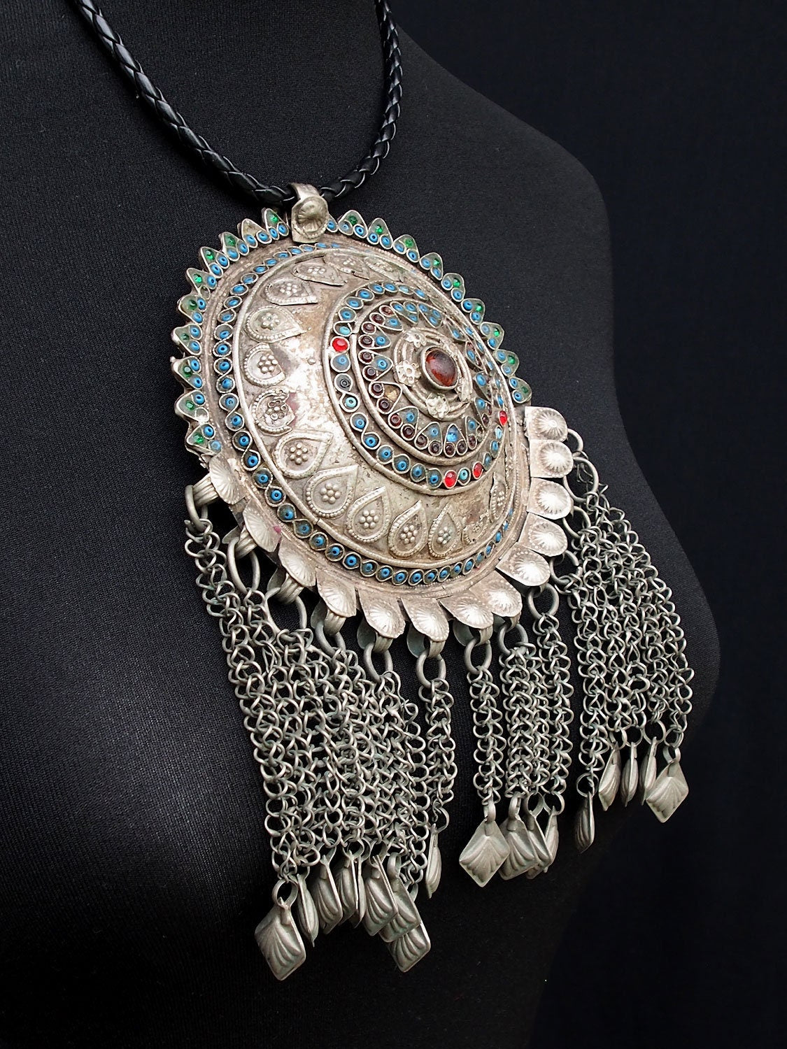 Antike sehr lange Nomaden Silber Halsmomente Kette Anhänger Quast Nuristan Swat Valley Afghanistan pakistan No:18/11-F  Orientsbazar   