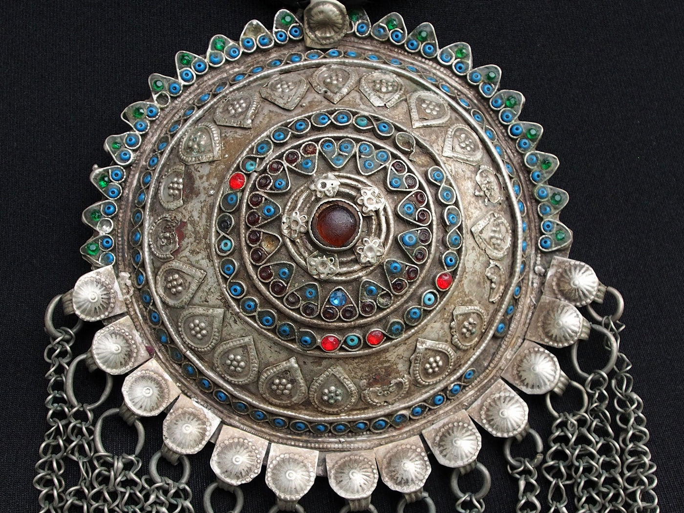 Antike sehr lange Nomaden Silber Halsmomente Kette Anhänger Quast Nuristan Swat Valley Afghanistan pakistan No:18/11-F  Orientsbazar   