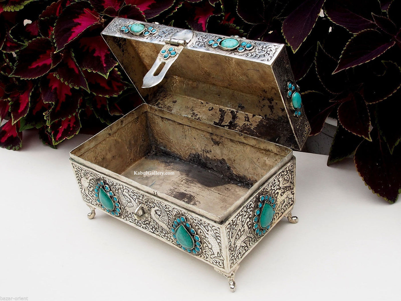 Extravagant orientalische islamische Neusilber büchse Schmuckdose schatulle Truhe mit Türkis und Karneol verziert aus Afghanistan  Orientsbazar   