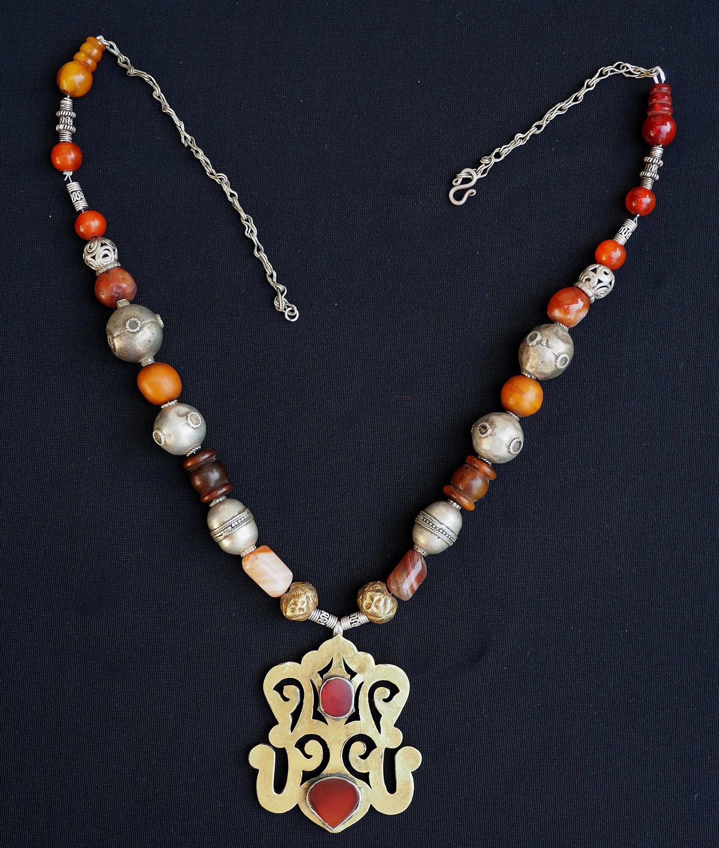 Vintage afghan turkmen Boho Hochzeit Halskette aus Nord-Afghanistan Dorfschmuck Bauernschmuck vergoldete Wachsperlen und Amber Karneol Nr.C  Orientsbazar   