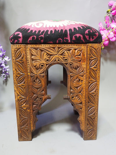 antik-look orientalische luxuriöse  Suzani Hocker Stuhl Sitzhocker Sitzkissen cushion Stool Pouf mit antike Suzani Polsterung Nr:C  Orientsbazar   