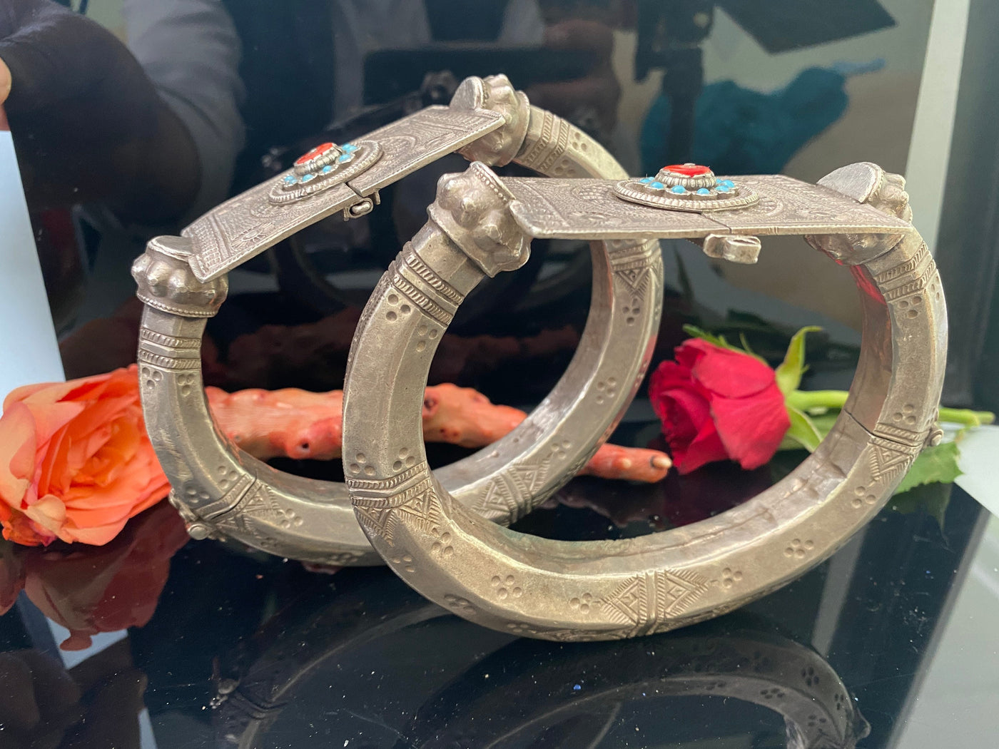 ein Paar Antike handgemachte Vintage Fußreifen Manschette Armband Multan und Sindh Pakistan Jhanjhar Türkis und Korallen Armreifen Nr-21/WL3 armreifen Orientsbazar   
