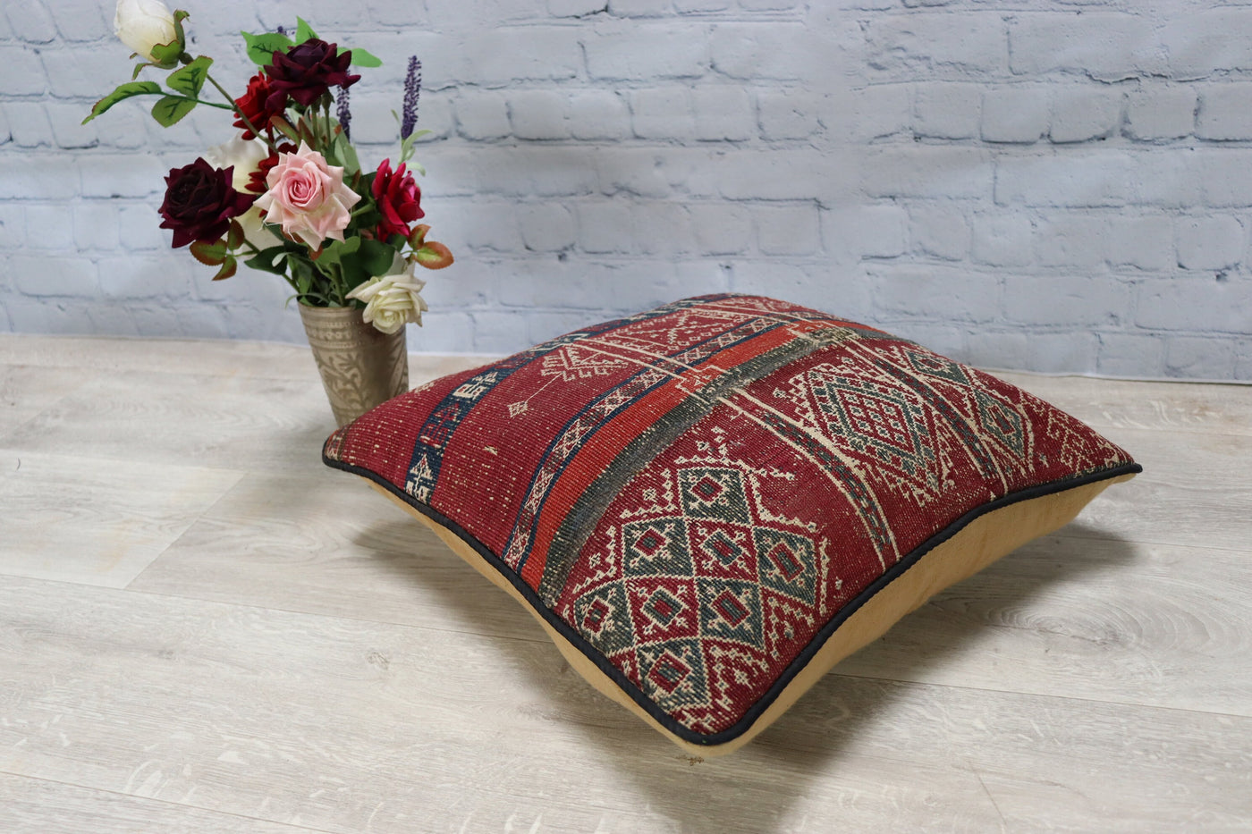 50x50 cm vintage orient Afghan kelim nomaden sitzkissen bodenkissen Bohemian cushion 1001-nacht  Nr:22/D  Orientsbazar   