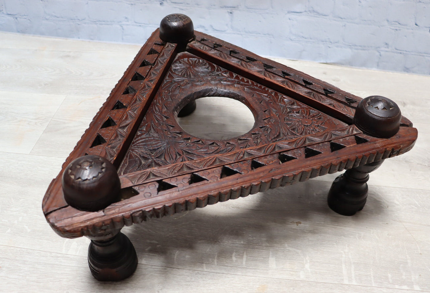 antik Massiv Teetisch Tisch beistelltisch Hocker side Table stool  3-eck  Orientsbazar   