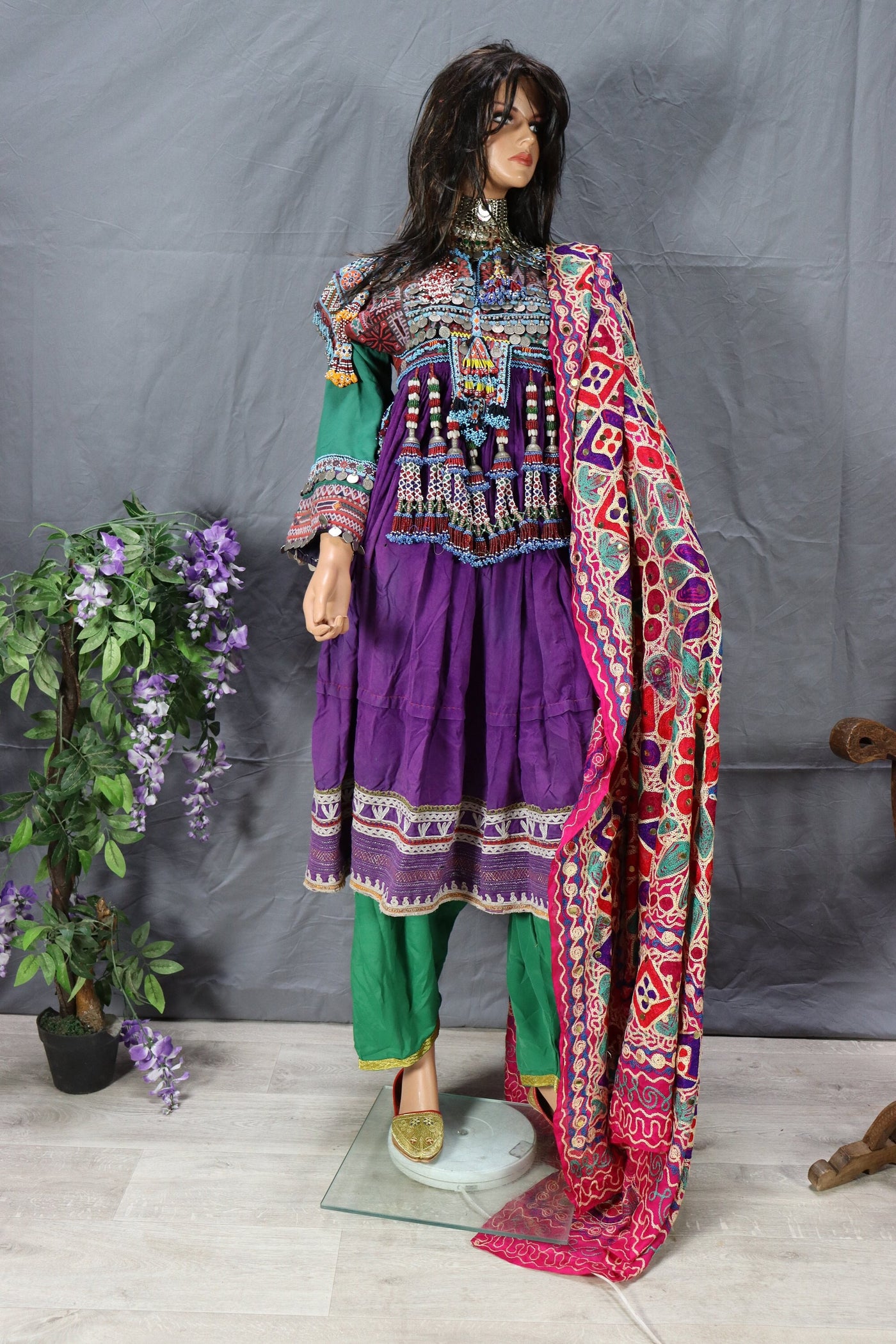3 teilig antik Orient Nomaden kuchi frauen Tracht afghan kleid afghanistan hand bestickte kostüm Nr-D  Orientsbazar   