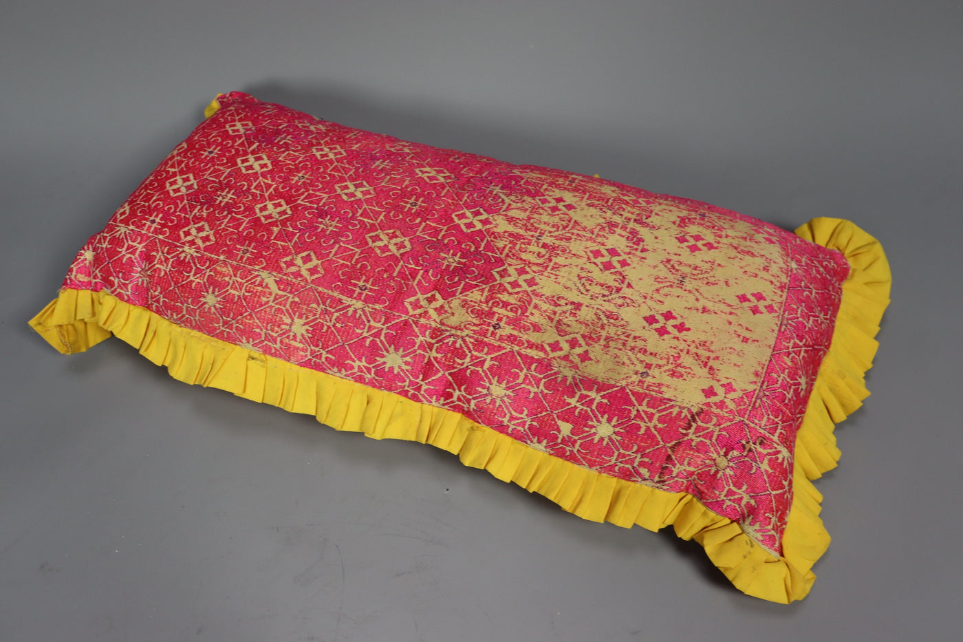 78x37 cm antik orient sitzkissen bodenkissen Pulkari Kissen Swat valley Pakistan cushion pillow 12  Orientsbazar   