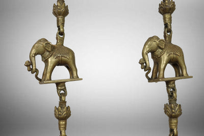 ein paar Antik-Messing bronze Vintage Schaukelkette mit Elefant, Öllampe und Pfau-Figur (2er-Set) aus indien  Orientsbazar   