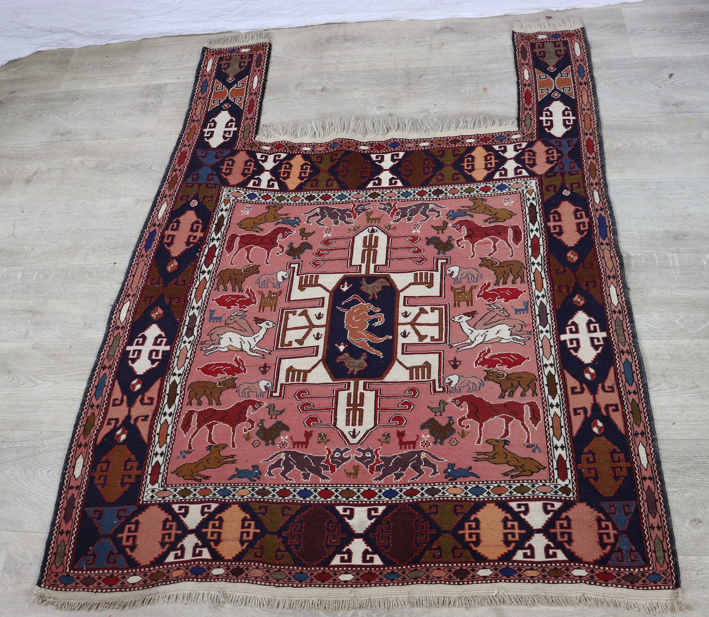 140x105 cm antik orientalische sumakh Kelim Pferdedecke , Wolle, gesticktes Dekor mit tier motiven Teppiche Orientsbazar   