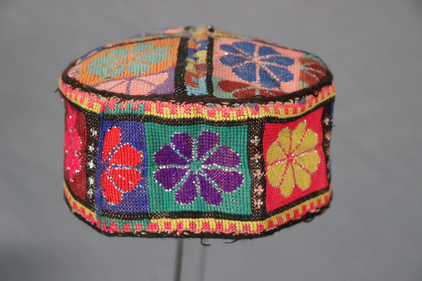 antik und sehr seltener nomaden usbekische  Kinder Hut Mütze mit Stickerei  aus Afghanistan  Nr:22/1  Orientsbazar   