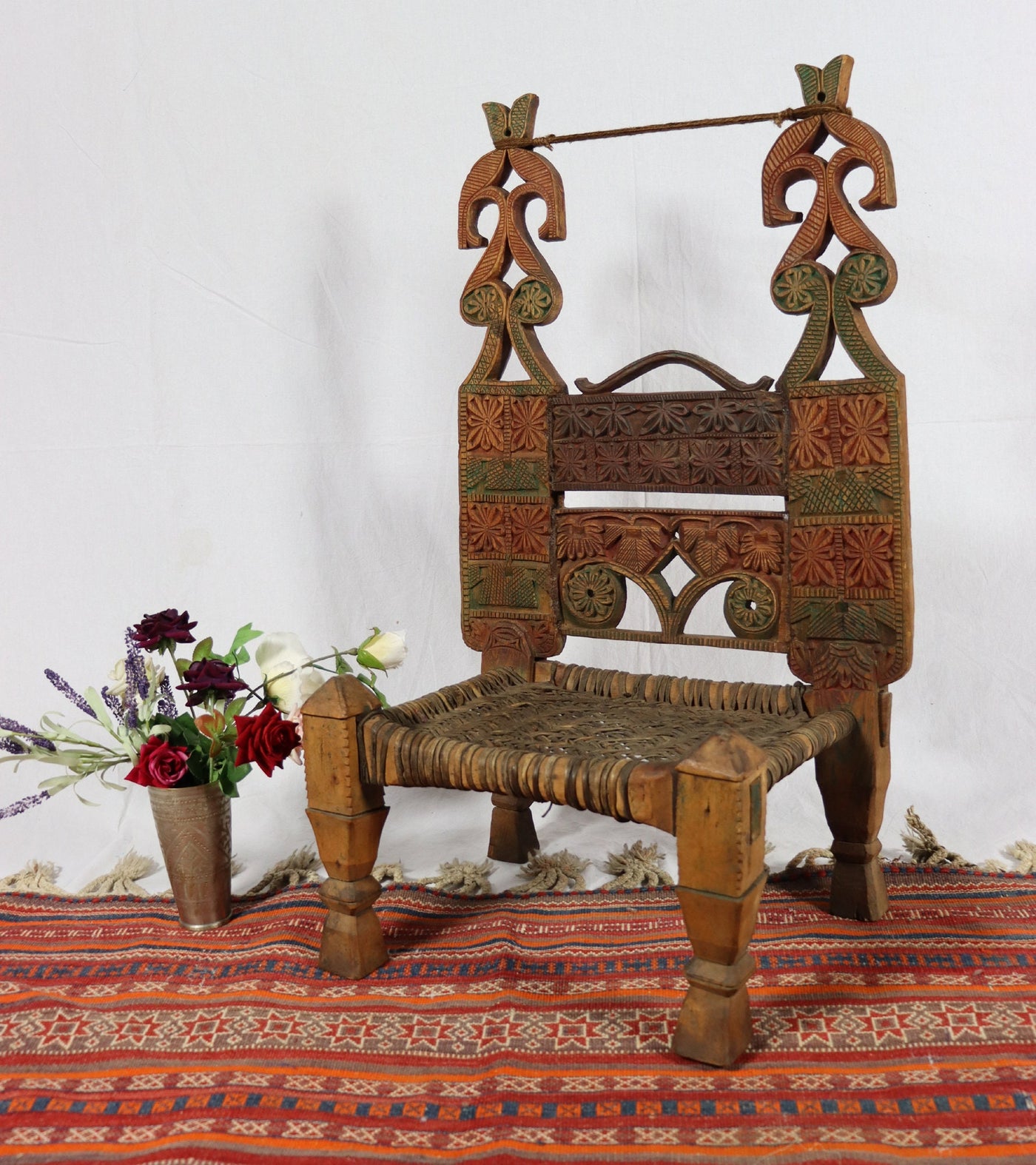 antik orient Nuristan Holz Stuhl aus Nuristan Afghanistan / Pakistan Swat-valley Nr-20A  Orientsbazar   