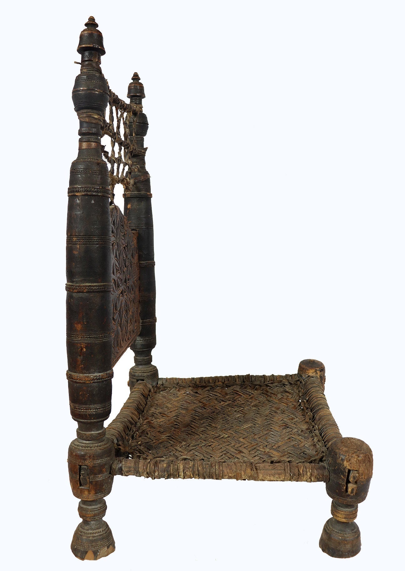 antik orient Nuristan Holz Niedriger Stuhl aus Nuristan Afghanistan / Pakistan Swat-valley 19 Jh. Nr-22A  Orientsbazar   
