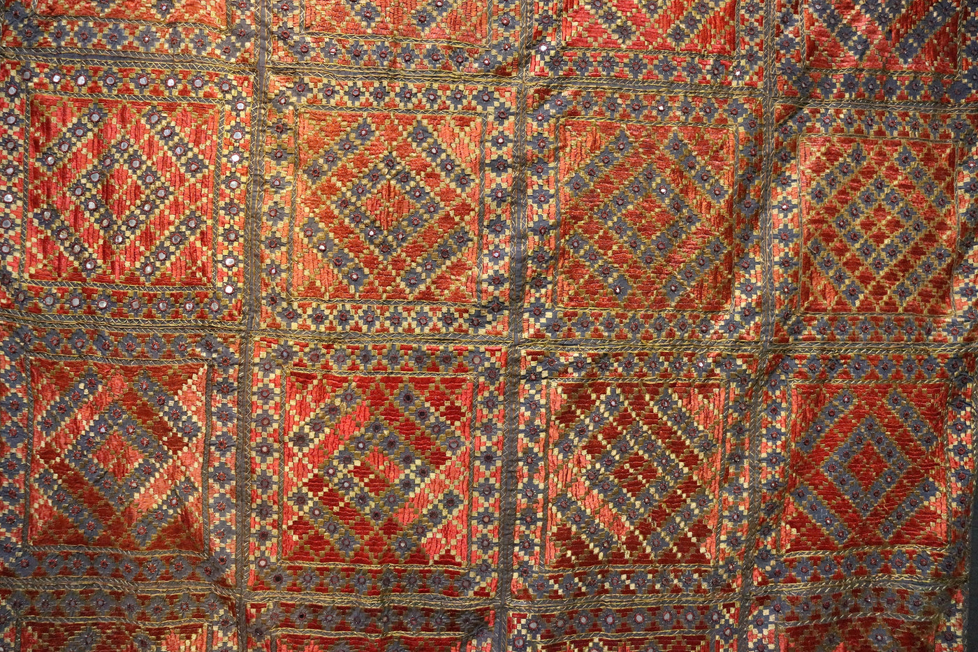245x205 cm dekorative Seide bestickt Pulkari Schlafzimmer Bett tagesdecke Bettüberwurf sofaüberwurf Swat-Tal Pakistan Afghanistan Nr:swat-22 Textilien Orientsbazar   