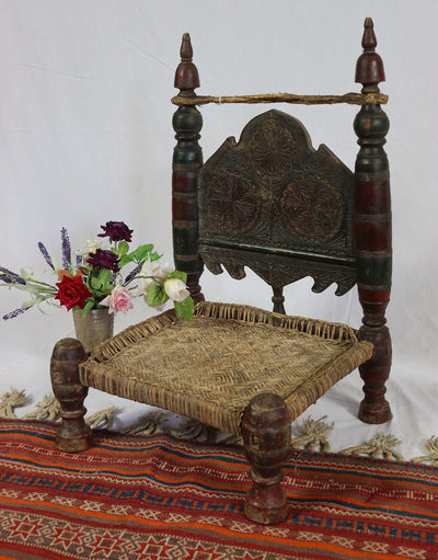 antik orient Nuristan Holz Niedriger Stuhl aus Nuristan Afghanistan / Pakistan Swat-valley 19 Jh. Nr-F  Orientsbazar   