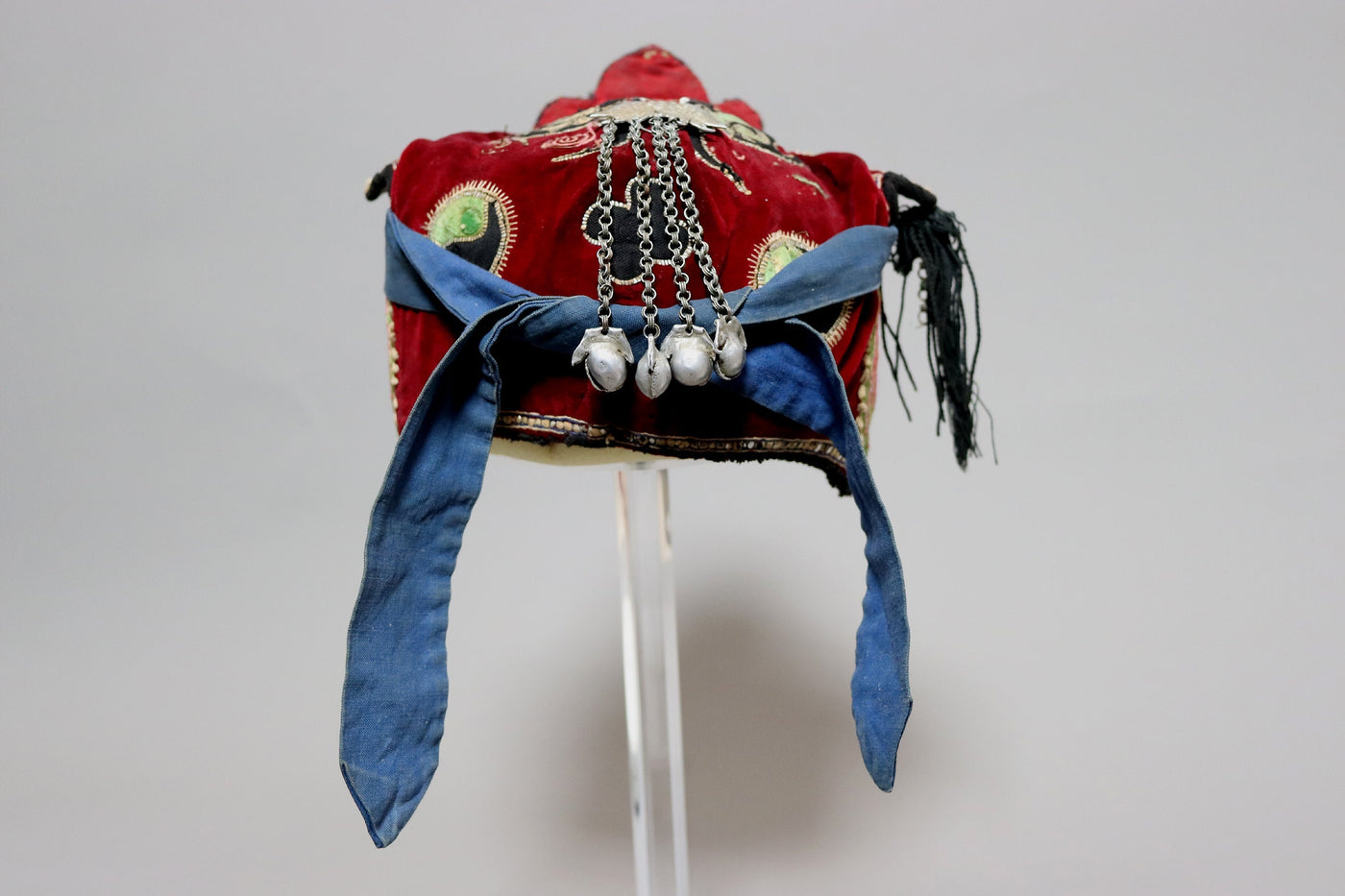 Antiker chinesischer Miao-Hut aus Seide, bestickt, Baby-Mütze No:22/22  Orientsbazar   