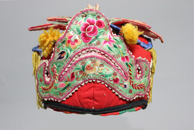 Antiker chinesischer Miao-Hut aus Seide, bestickt, Baby-Mütze No:22/23  Orientsbazar   