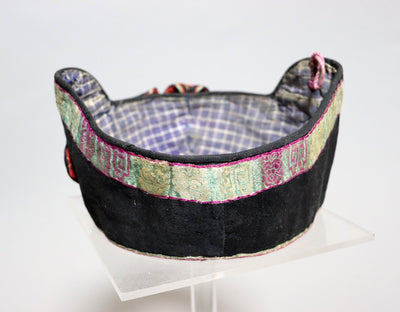 Antiker chinesischer Miao-Hut aus Seide, bestickt, Baby-Mütze No:22/34  Orientsbazar   
