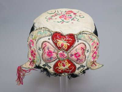 Antiker chinesischer Miao-Hut aus Seide, bestickt, Baby-Mütze No:22/26  Orientsbazar   