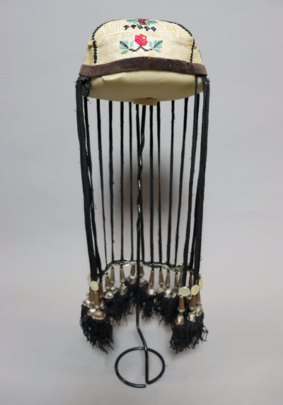 Antiker chinesischer Miao-Hut aus Seide, bestickt, Baby-Mütze No:22/33  Orientsbazar   