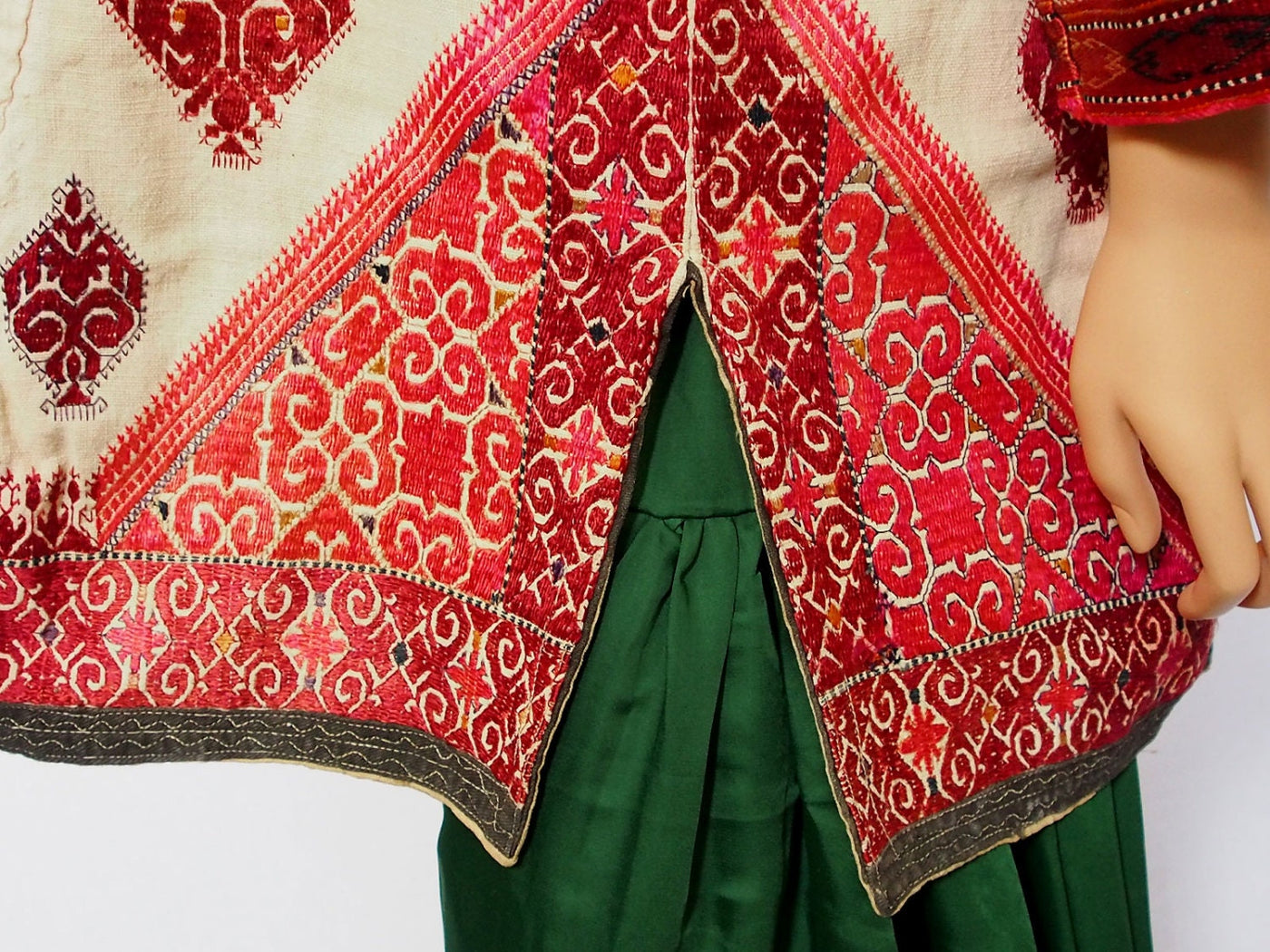antike Nomaden Kleid aus swat-tal Pakistan Ende des 19. oder Anfang des 20. Jahrhunderts Nr:2  Orientsbazar   